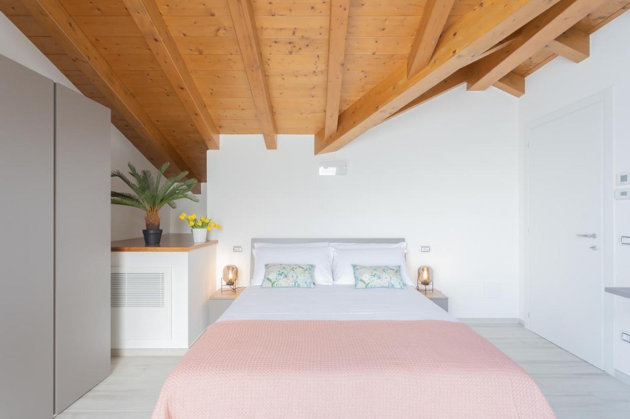 Dream Lake Apartments Lake View - Private Beach By Rent All Como Lezzeno Exteriör bild